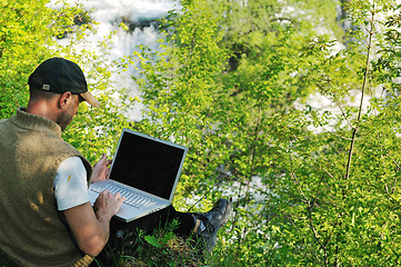 Image showing man outdoor laptop