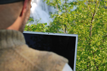 Image showing man outdoor laptop