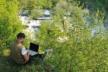 Image showing man outdoor laptop