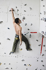 Image showing man exercise sport climbing