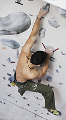 Image showing man exercise sport climbing