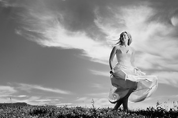 Image showing beautiful bride outdoor