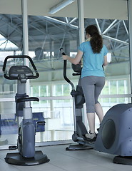 Image showing people running on threadmill at fitness club