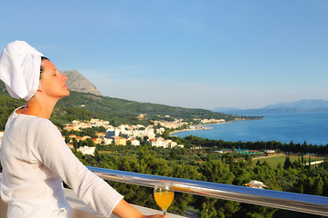 Image showing young woman enjoying the summer vacation