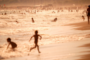 Image showing crowd on beach