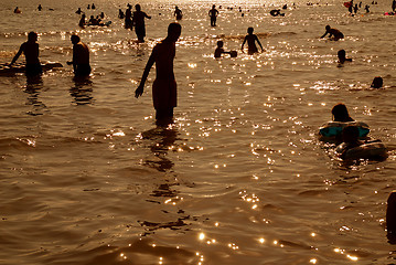 Image showing crowd on beach