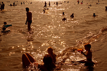 Image showing crowd on beach