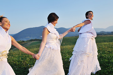 Image showing running  bride...