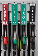 Image showing gas station 