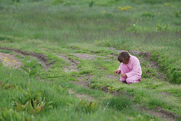 Image showing little girl crying 