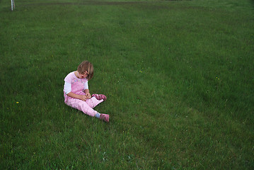 Image showing little girl crying 