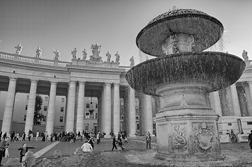 Image showing Fountain in Piazza San Pietro - St Peter Square - Rome