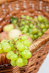 Image showing apples and grapes