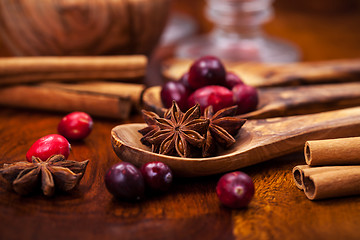 Image showing Ingredients for cranberry hot mulled wine