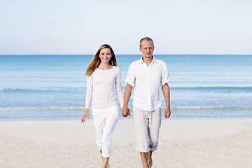 Image showing verliebtes junges paar im sommer am strand