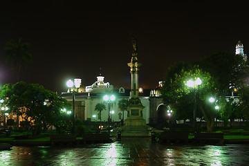 Image showing Liberty Statue, Plaza de la Independencia at night