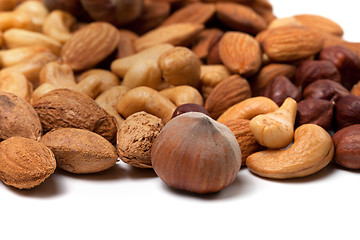 Image showing Mix of raw and roasted nuts