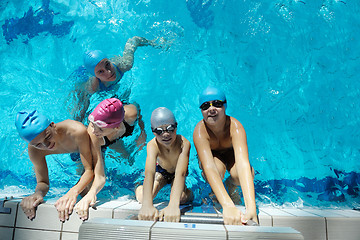 Image showing happy children group  at swimming pool