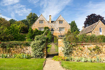 Image showing Old cotswold stone house in Ilmington