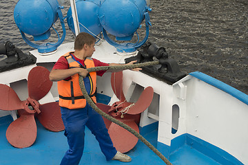 Image showing Ship worker