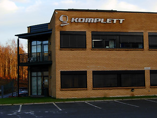 Image showing Komplett sign on building