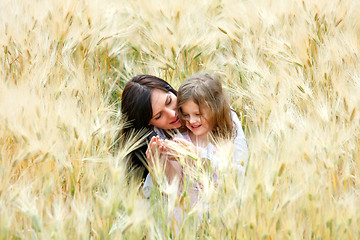 Image showing mother and daughter