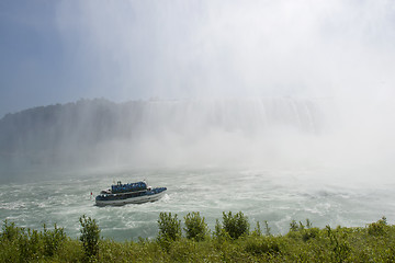 Image showing Sailing thruegh the mist