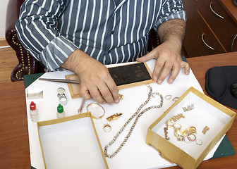 Image showing   Jeweler