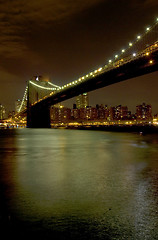 Image showing Brooklyn Bridge and Manhattan skyline At Night