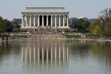 Image showing The Lincoln memorial reflected in pool 
