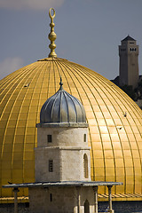 Image showing Gold cupola of the mosque of Omar on The Temple mountain in Jeru