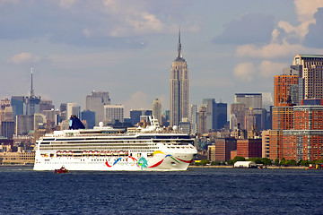 Image showing Luxury white cruise ship 