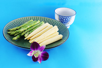 Image showing Asparagus and corn on a plate