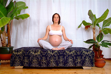 Image showing schwangeres yoga | pregnant yoga