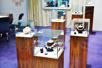 Image showing jewelry store indoors