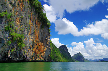 Image showing rocks and sea 