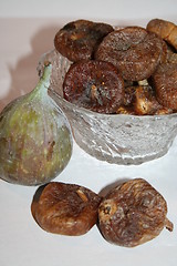 Image showing Dried and fresh figs