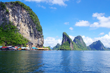 Image showing rocks and sea 