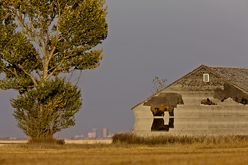 Image showing Old Vintage Barn and City