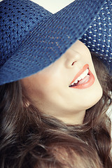 Image showing Lady with hat