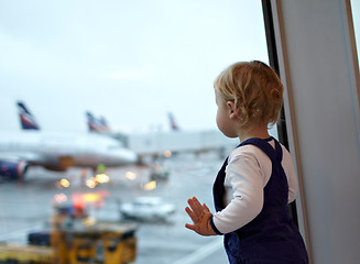 Image showing Kid in the airport.