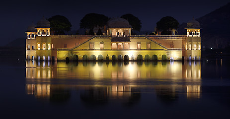 Image showing Jaipur Lake Palace (Jal Mahal) at night