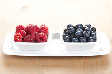 Image showing blueberries and raspberries in bowl