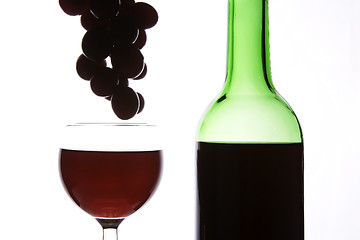 Image showing Red Wine With Grapes