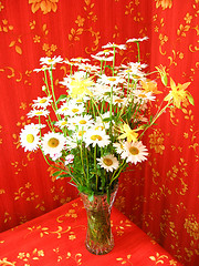 Image showing beautiful bouquet with white camomiles