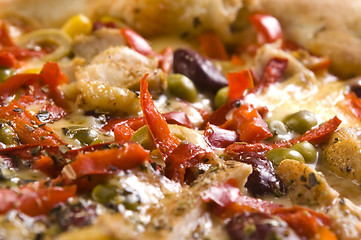 Image showing Pizza with chicken, pepper and olives 