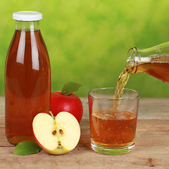 Image showing Fresh apple juice