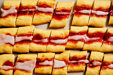 Image showing Currant jam cookies