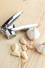 Image showing fresh garlic on kitchen table