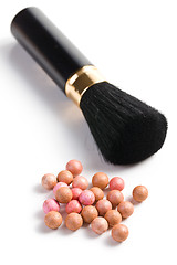 Image showing bronzing pearls and makeup brush